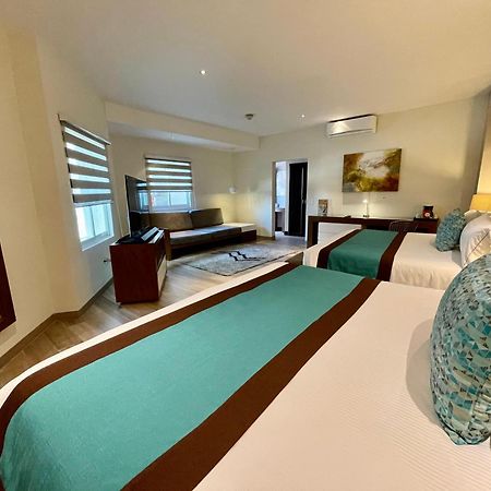 Aurea Hotel And Suites Zapopan Buitenkant foto