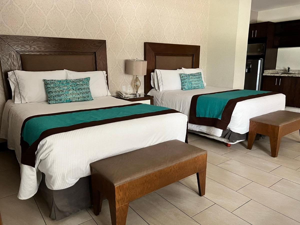 Aurea Hotel And Suites Zapopan Buitenkant foto