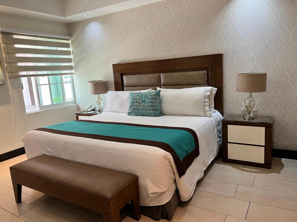 Aurea Hotel And Suites Zapopan Buitenkant foto